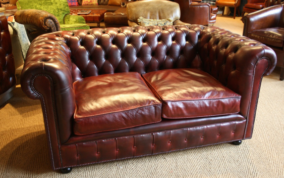 Oxblood 2-Seater Leather Chesterfield